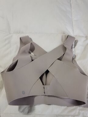 Lululemon 34DD Enlite Sports Bra Crossback High Support Running Yoga